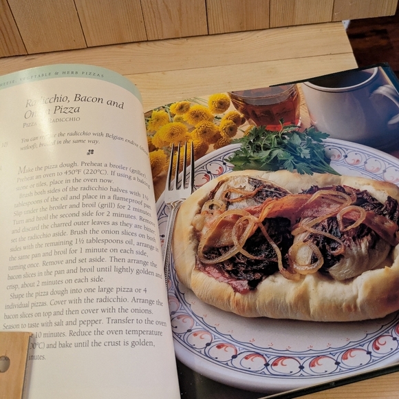 Williams Sonoma Kitchen Library Pizza Cookbook - Picture 6 of 6